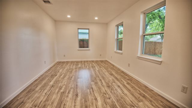 103 Phillips Street, St Jo, TX 76265
