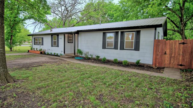 103 Phillips Street, St Jo, TX 76265