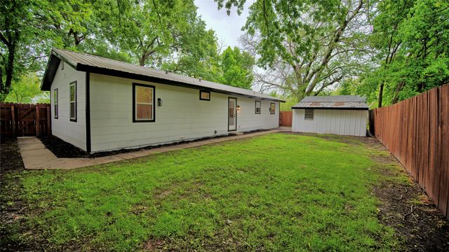 103 Phillips Street, St Jo, TX 76265