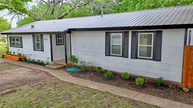 103 Phillips Street, St Jo, TX 76265