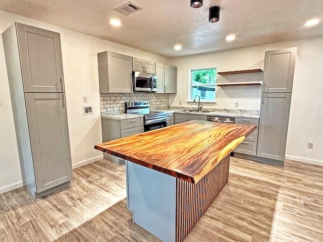 103 Phillips Street, St Jo, TX 76265