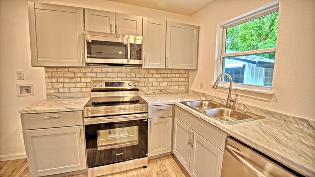 103 Phillips Street, St Jo, TX 76265