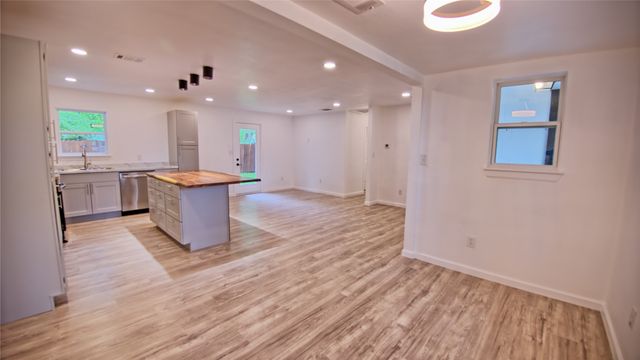 103 Phillips Street, St Jo, TX 76265