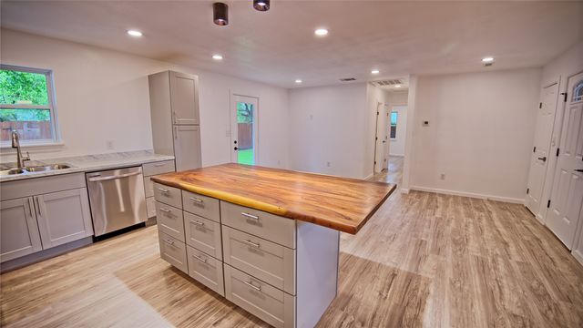 103 Phillips Street, St Jo, TX 76265