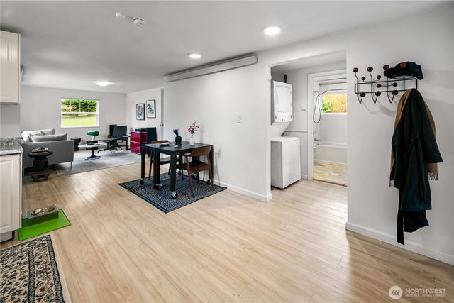 11009 Asta Lane SW, Vashon, WA 98070