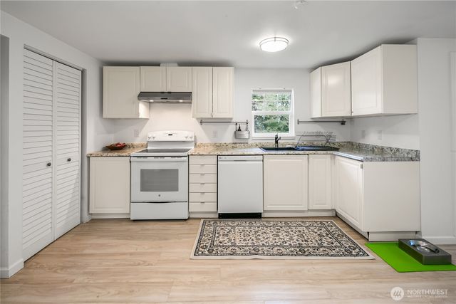 11009 Asta Lane SW, Vashon, WA 98070