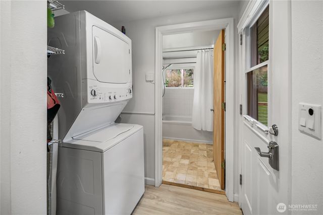 11009 Asta Lane SW, Vashon, WA 98070