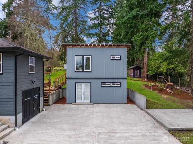 11009 Asta Lane SW, Vashon, WA 98070