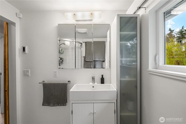 11009 Asta Lane SW, Vashon, WA 98070