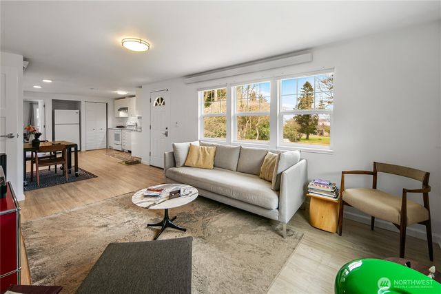 11009 Asta Lane SW, Vashon, WA 98070