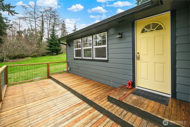 11009 Asta Lane SW, Vashon, WA 98070