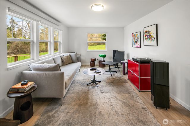 11009 Asta Lane SW, Vashon, WA 98070