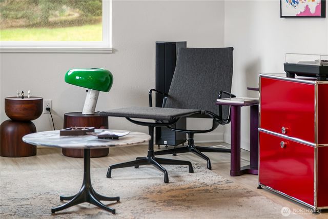 11009 Asta Lane SW, Vashon, WA 98070