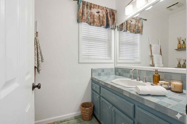 1080 Squirrel Creek Pl, Auburn, CA 95602