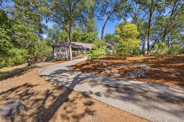1080 Squirrel Creek Pl, Auburn, CA 95602