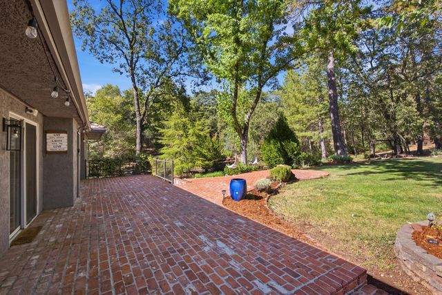 1080 Squirrel Creek Pl, Auburn, CA 95602