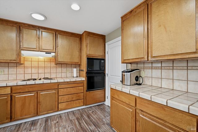 19246 N Shore Ct, Hidden Valley Lake, CA 95467