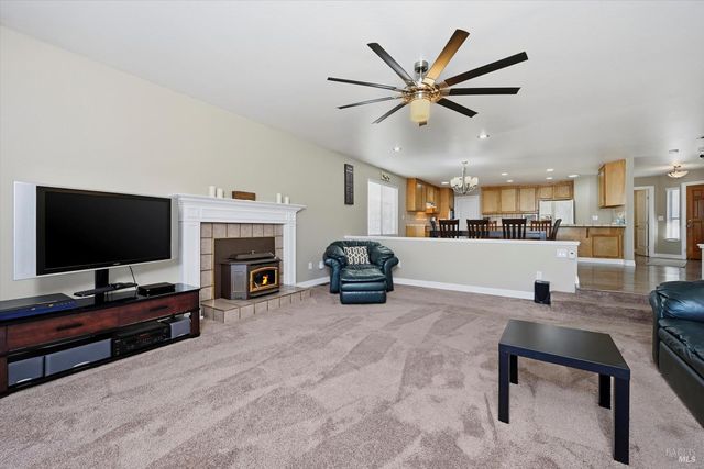 19246 N Shore Ct, Hidden Valley Lake, CA 95467