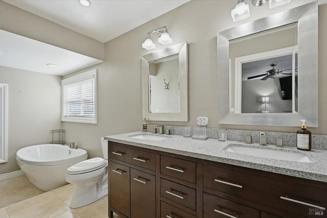 19246 N Shore Ct, Hidden Valley Lake, CA 95467