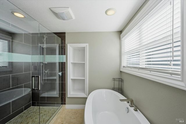 19246 N Shore Ct, Hidden Valley Lake, CA 95467