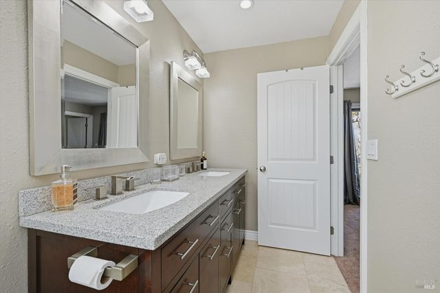 19246 N Shore Ct, Hidden Valley Lake, CA 95467