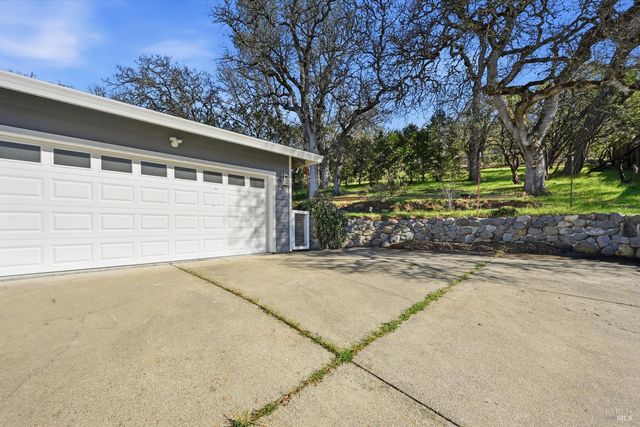 19246 N Shore Ct, Hidden Valley Lake, CA 95467