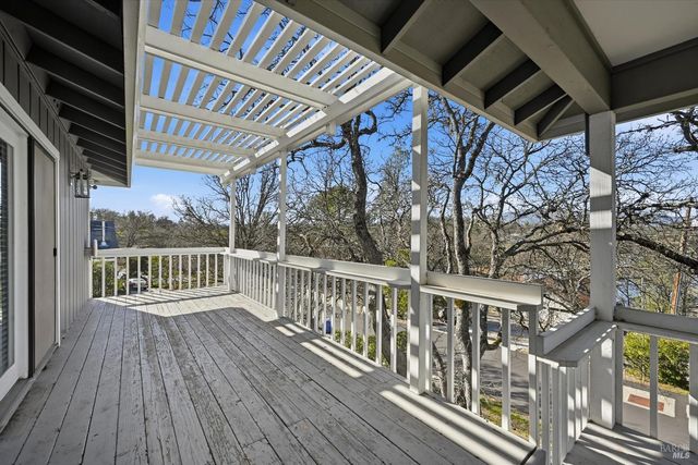 19246 N Shore Ct, Hidden Valley Lake, CA 95467