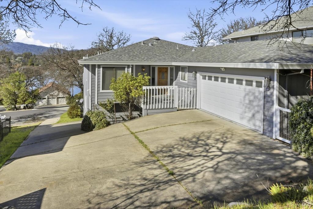 19246 N Shore Ct, Hidden Valley Lake, CA 95467