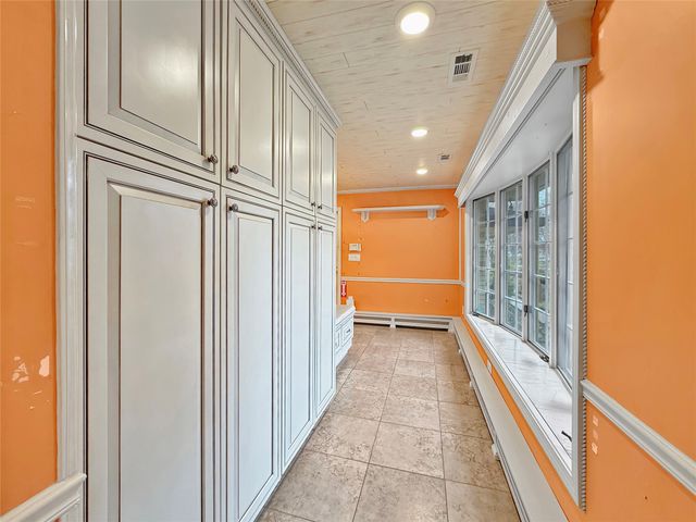 520 SHAWNEE Drive, Erie, PA 16505