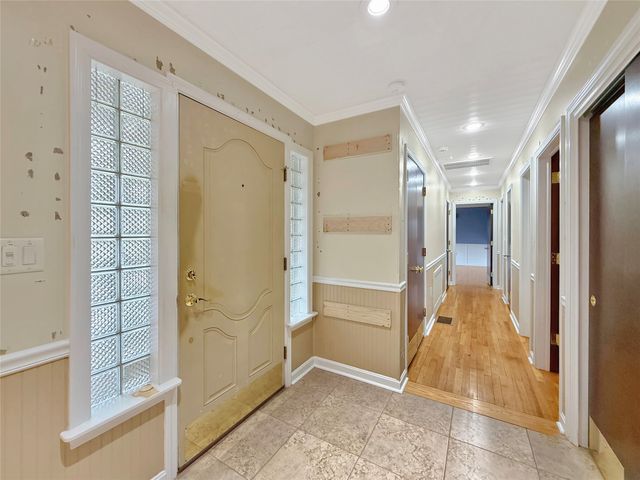 520 SHAWNEE Drive, Erie, PA 16505