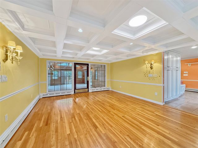 520 SHAWNEE Drive, Erie, PA 16505