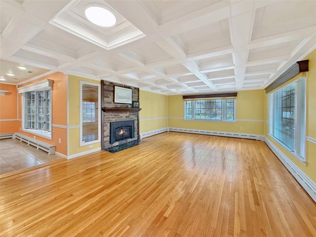 520 SHAWNEE Drive, Erie, PA 16505