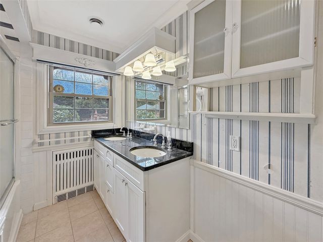 520 SHAWNEE Drive, Erie, PA 16505