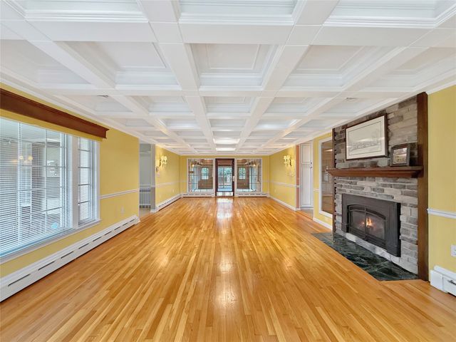 520 SHAWNEE Drive, Erie, PA 16505