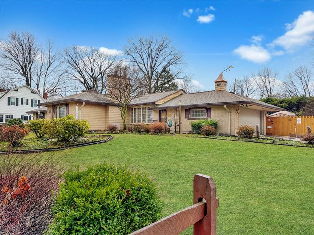 520 SHAWNEE Drive, Erie, PA 16505