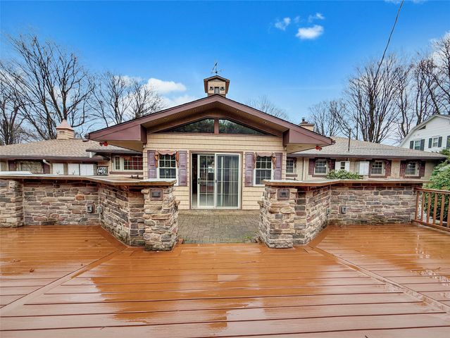 520 SHAWNEE Drive, Erie, PA 16505