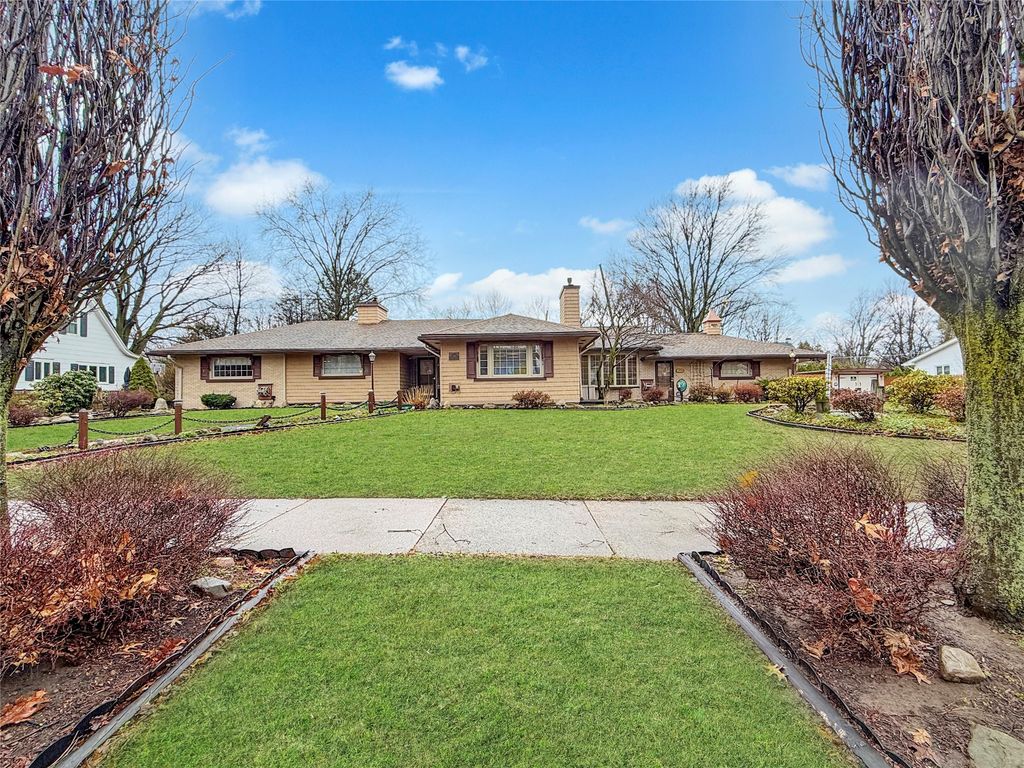 520 SHAWNEE Drive, Erie, PA 16505