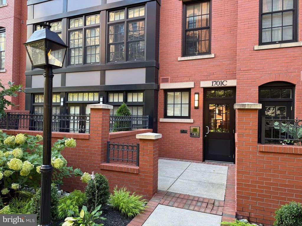 1701 16TH ST N #335-C, Arlington, VA 22209