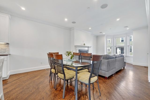 671 E 5th St 1, Boston, MA 02127