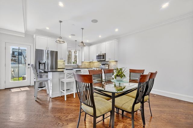 671 E 5th St 1, Boston, MA 02127