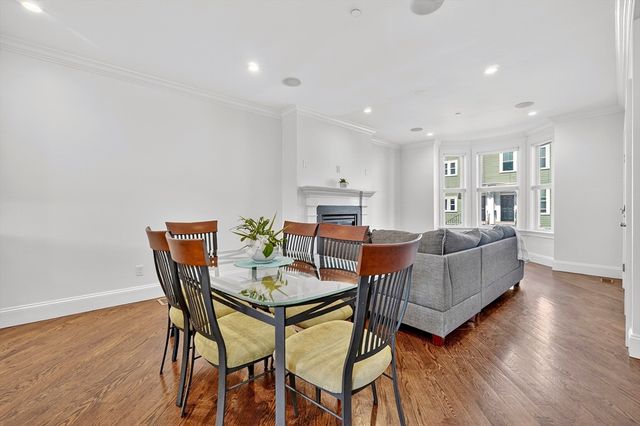 671 E 5th St 1, Boston, MA 02127