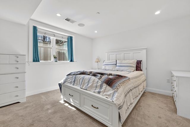 671 E 5th St 1, Boston, MA 02127