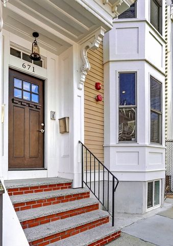 671 E 5th St 1, Boston, MA 02127