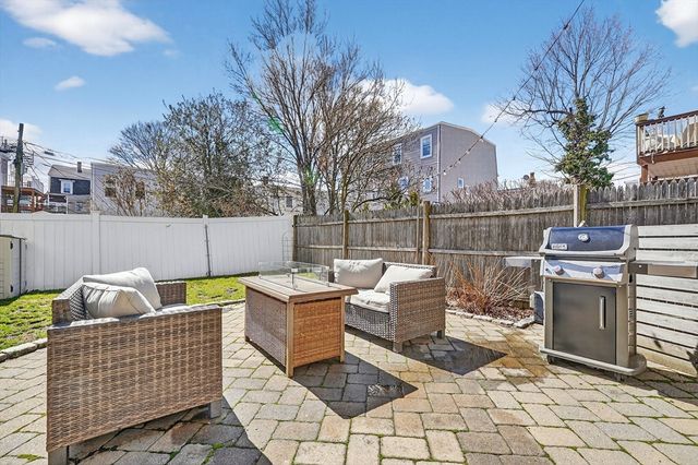 671 E 5th St 1, Boston, MA 02127