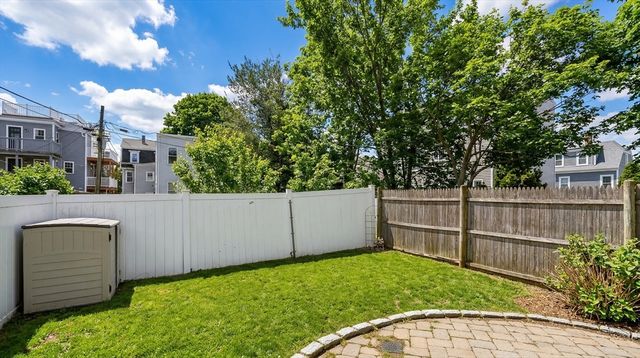 671 E 5th St 1, Boston, MA 02127