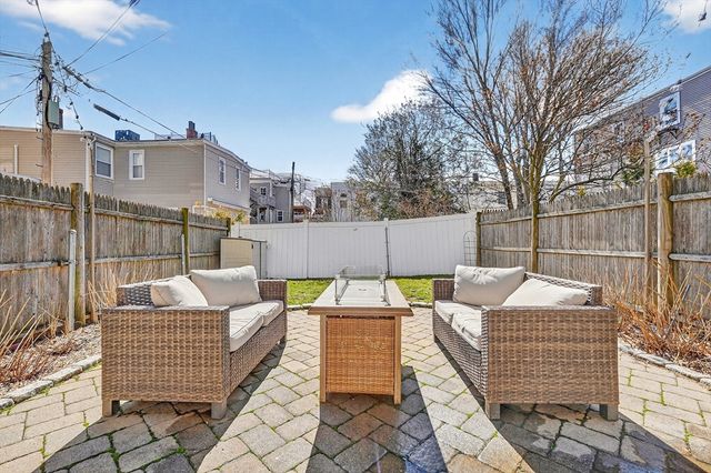 671 E 5th St 1, Boston, MA 02127