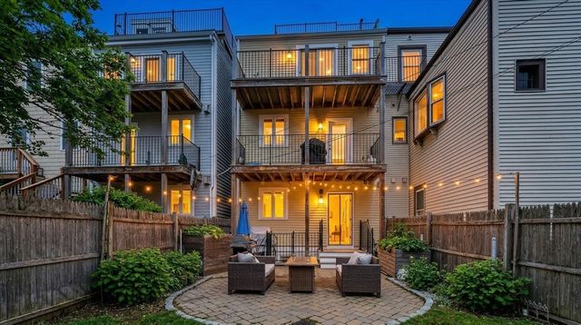 671 E 5th St 1, Boston, MA 02127