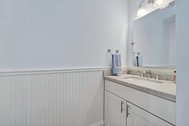 671 E 5th St 1, Boston, MA 02127