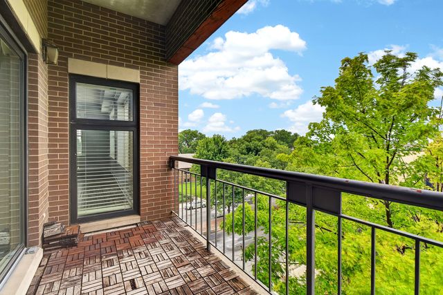 2510 W Irving Park Road 401, Chicago, IL 60618