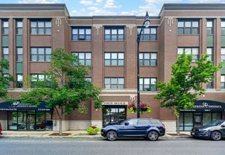 2510 W Irving Park Road 401, Chicago, IL 60618